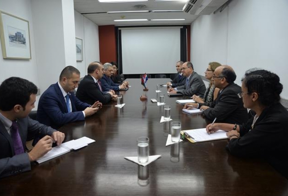 مناقشات مثمرة في إطار زيارة وفد برلماني أذربيجاني الى باراغواي