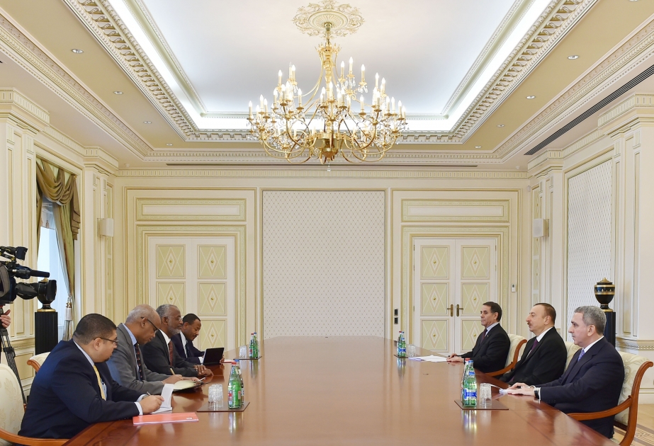 阿塞拜疆总统伊利哈姆•阿利耶夫接见以苏丹外长为首的代表团