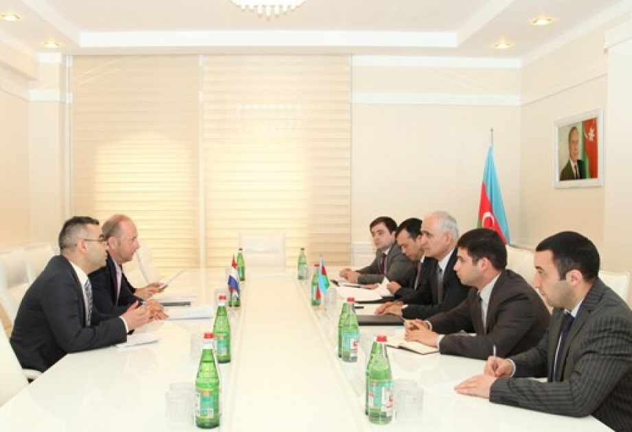Azerbaijan, Netherlands discuss organization of business forum