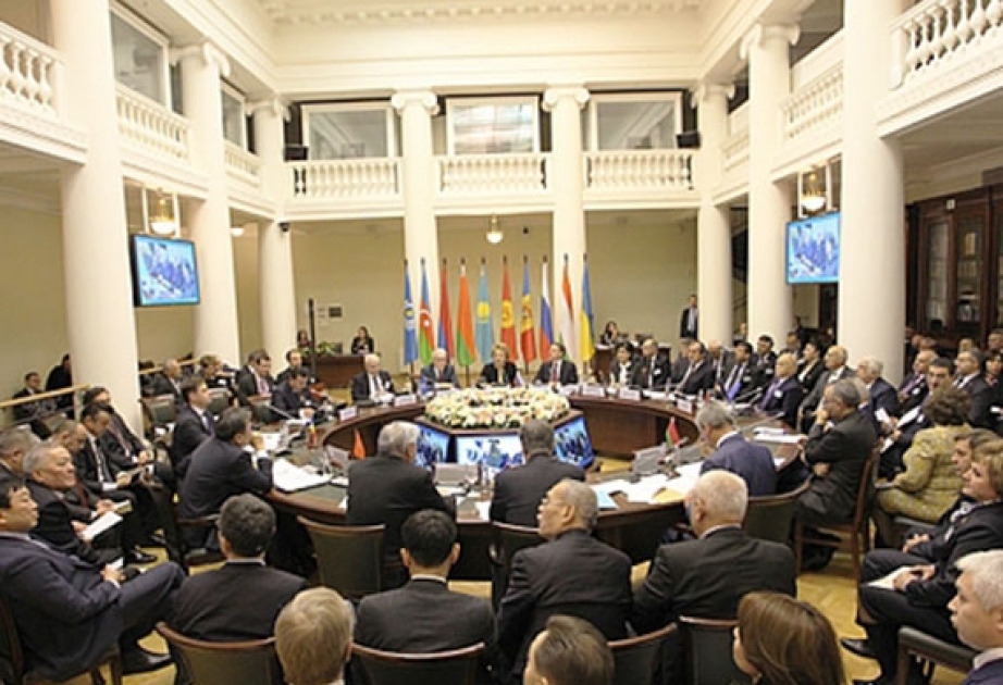 Une délégation conduite par le président du Milli Medjlis est en visite à Saint-Pétersbourg