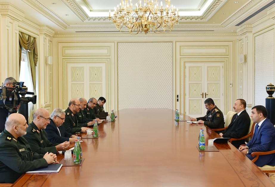 Aserbaidschans Präsident Ilham Aliyev hat eine Delegation um den Minister für Verteidigung und Unterstützung der Streitkräfte der Islamischen Republik Iran Hossein Dehghani empfangen VIDEO