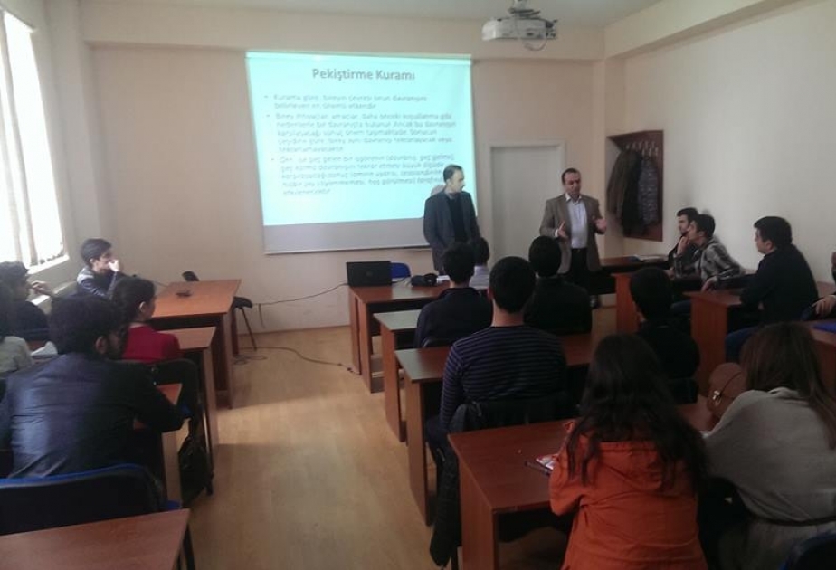 Un professeur turc a donné une conférence à l’Université du Tourisme et du Management d’Azerbaïdjan