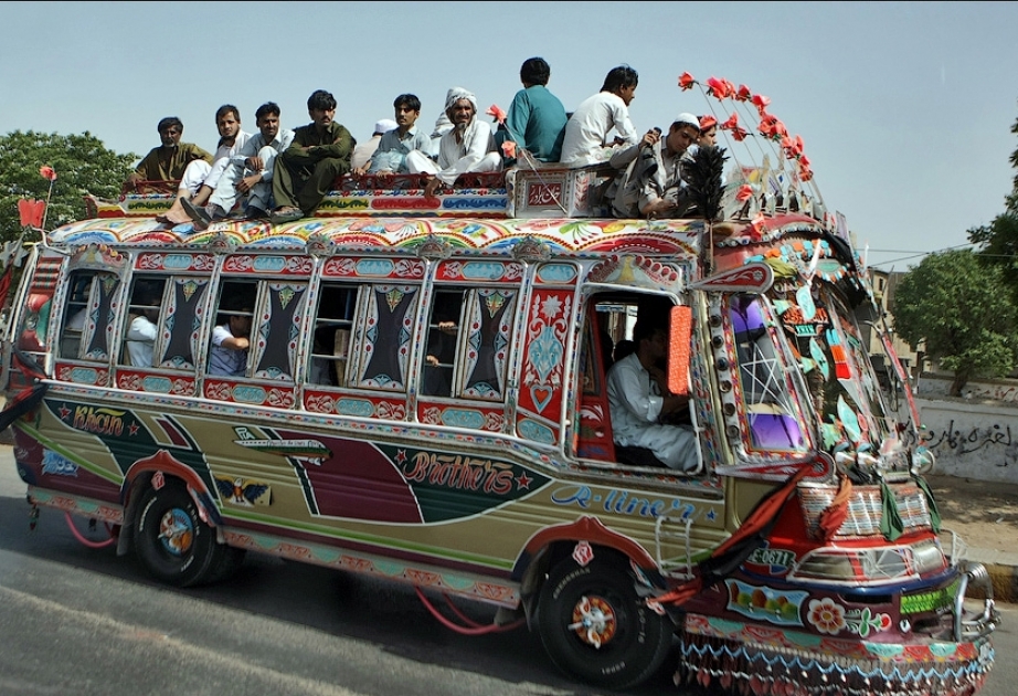Pakistanda avtobusun yanması nəticəsində 11 nəfər həlak olub