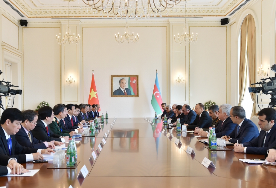 لقاء موسع بين الرئيس الأذربيجاني والرئيس الفيتنامي