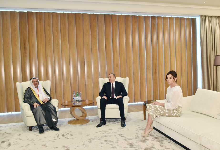 الرئيس إلهام علييف يلتقي أمين عام منظمة التعاون الإسلامي