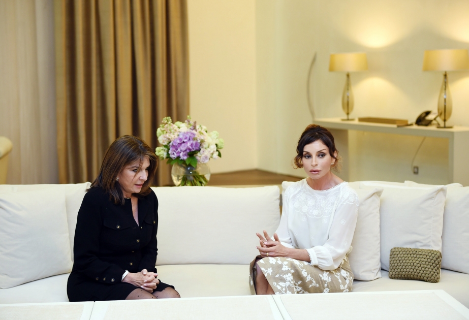 Mme Mehriban Aliyeva, première dame de l’Azerbaïdjan, a reçu Natalie Goulet, sénatrice française VIDEO
