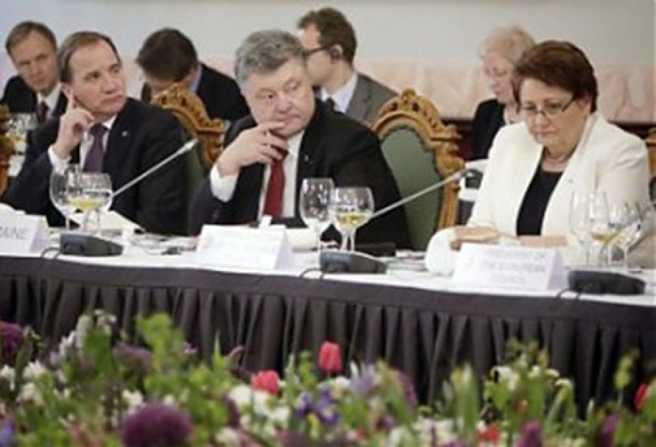 Порошенко призвал ЕС и в дальнейшем быть солидарным с Украиной