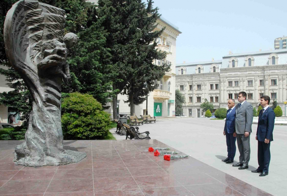 Губернатор Сумской области Украины посетил памятник Тарасу Шевченко