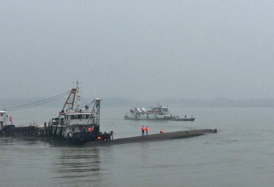 China: ship carrying more than 450 people sinks in Yangtze river