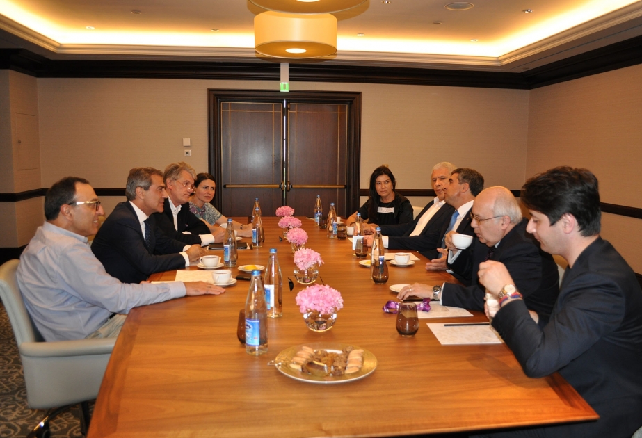 Bolqarıstan Prezidenti Rosen Plevneliyev Nizami Gəncəvi Beynəlxalq Mərkəzinın üzvləri ilə görüşüb