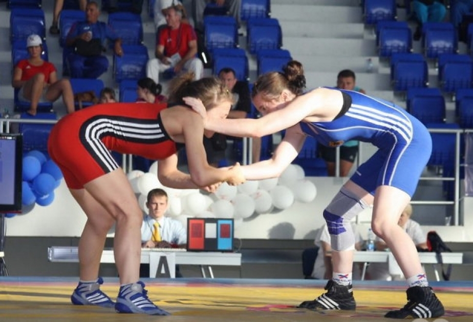 阿塞拜疆女子摔跤选手在波兰赢得4枚奖牌