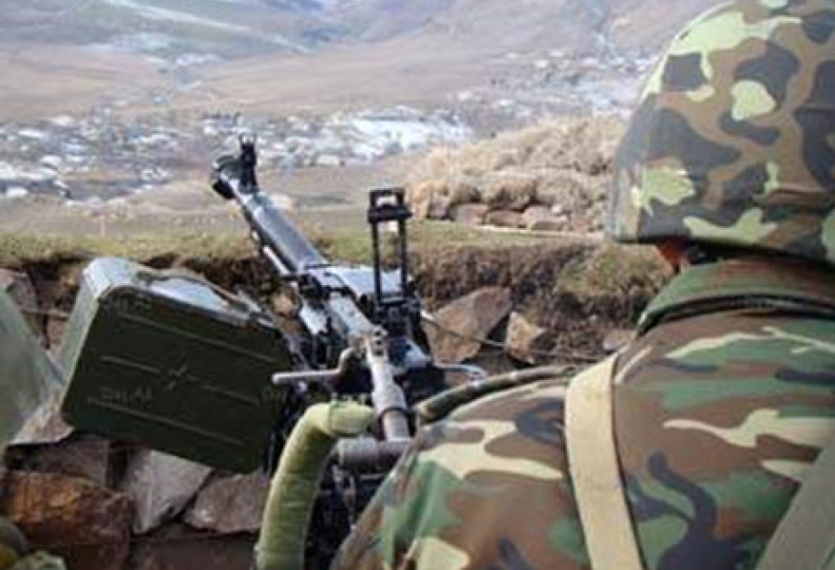 Gegner hat Positionen der Aserbaidschanischen Armee aus großkalibrigen Waffen unter Beschuss genommen
