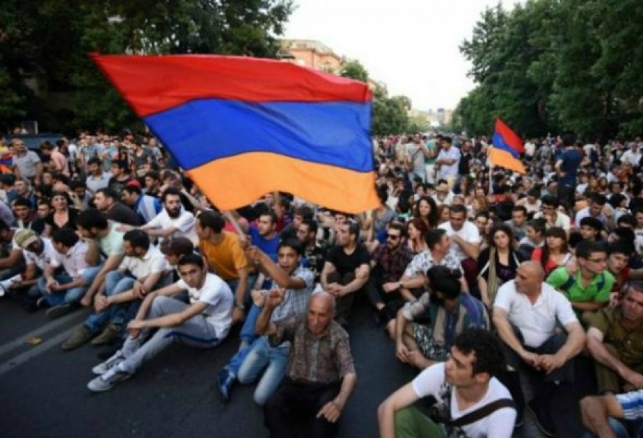 Ermənistanda ictimai gərginlik artmaqdadır VİDEO