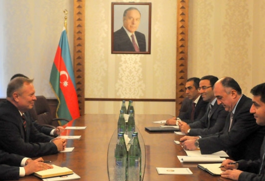 سفير بيلاروس الجديد لدى أذربيجان يقدم نسخة من أوراق اعتماده لوزير الخارجية