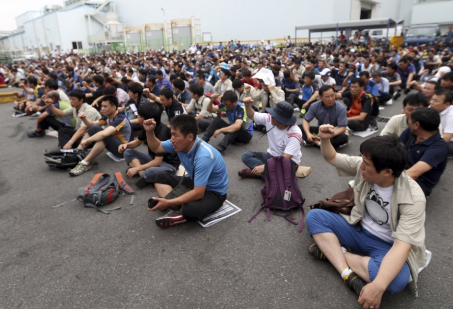 Hyundai Workers in S. Korea Overwhelmingly OK Strike
