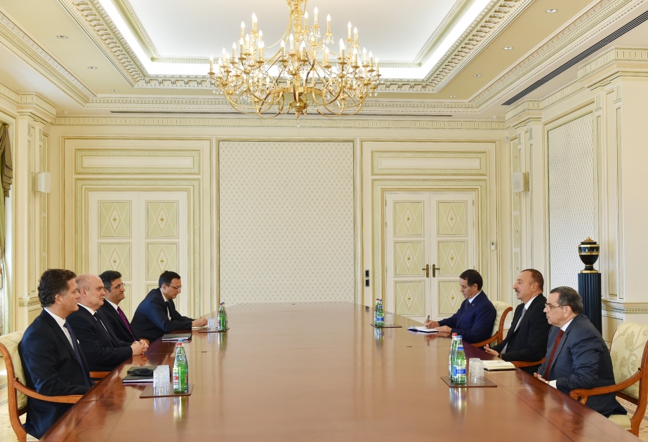 الرئيس إلهام علييف يستقبل وزير الخارجية التركي والوفد المرافق له