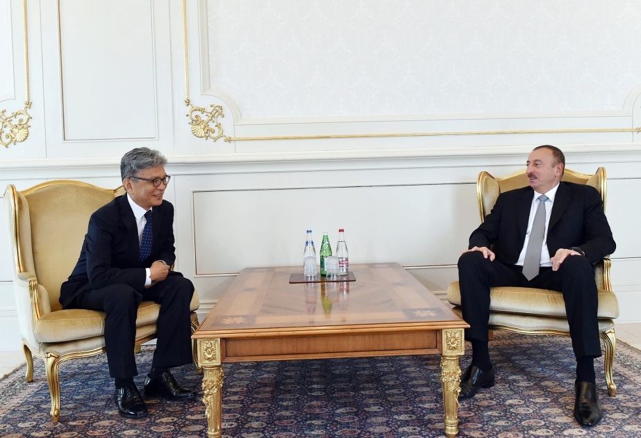 الرئيس إلهام علييف يلتقي السفير الكوري بمناسبة انتهاء فترة نشاطه الدبلوماسي