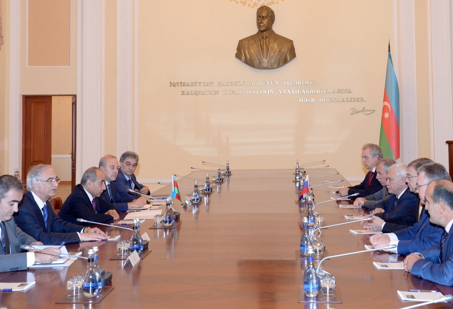 阿塞拜疆与圣彼得堡探讨发展联系前景问题