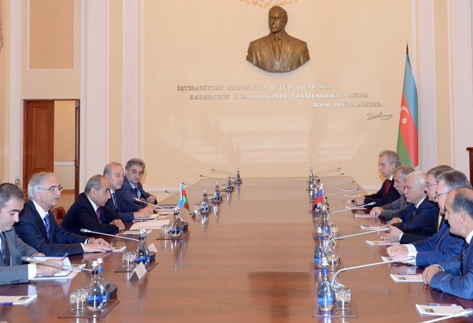 Besprechung der Perspektiven der Entwicklung der Beziehungen zwischen Aserbaidschan und St. Petersburg