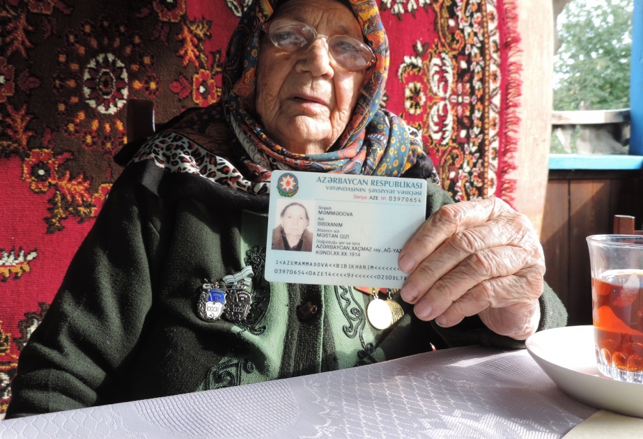 Xaçmaz şəhər seçki dairəsində ən yaşlı seçicinin 101 yaşı var VİDEO