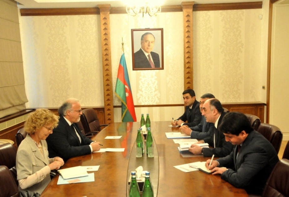 我国外长会见法国驻阿塞拜疆的大使