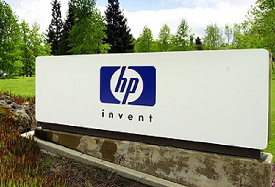 HP begins trading as two companies