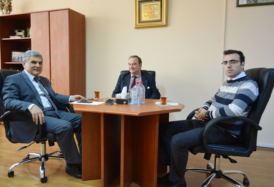 دبلوماسي اسباني يزور جامعة السياحة والإدارة الأذربيجانية