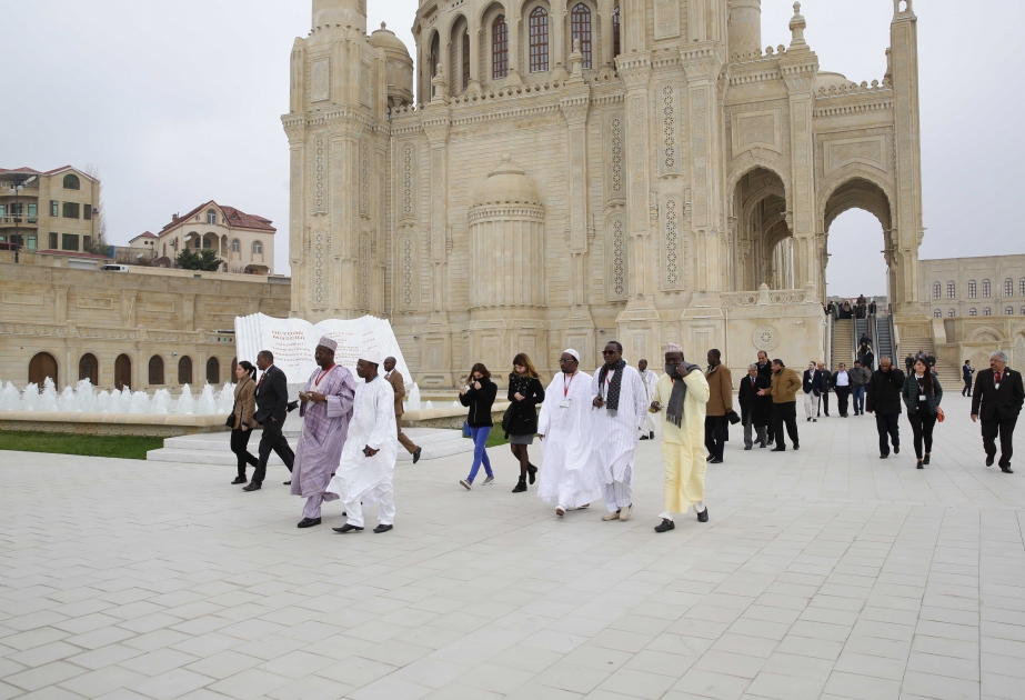 Participants of 12th ISESCO General Conference visit Heydar Mosque