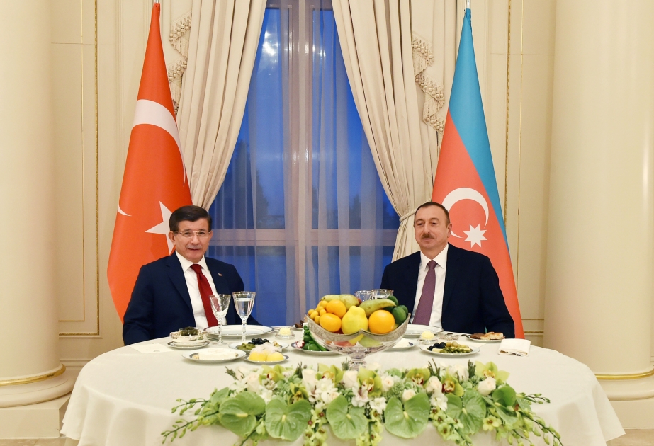 Dinner reception was hosted on behalf of President Ilham Aliyev in honor of Turkish Prime Minister Ahmet Davutoglu VIDEO