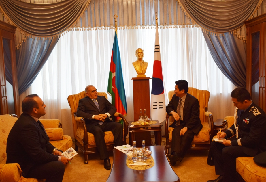 阿塞拜疆与韩国探讨开展军事领域合作问题