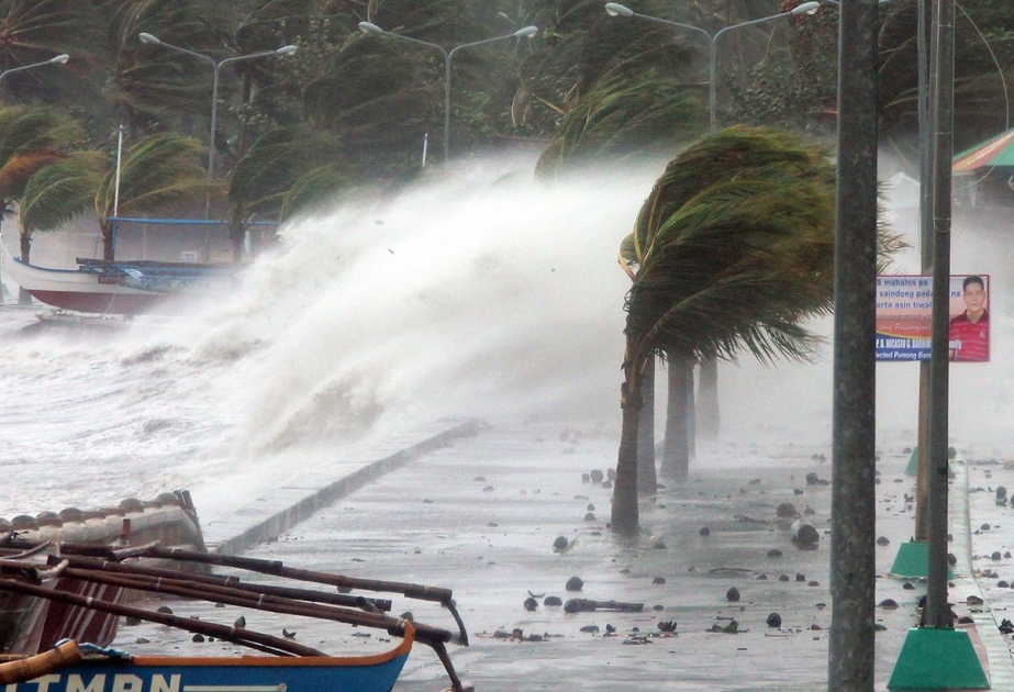 Typhoon Melor Barrels Toward the Philippines