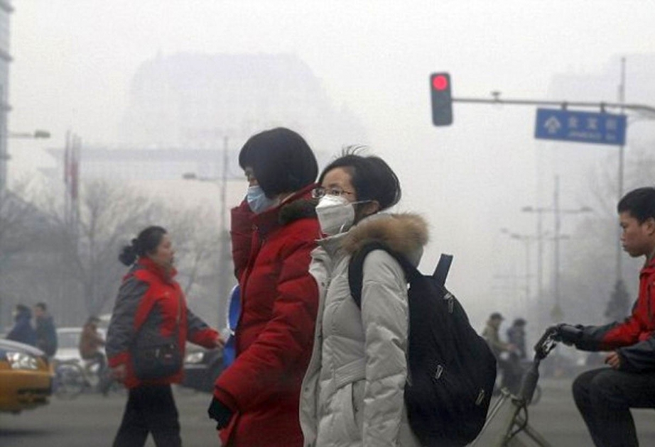 China smog sparks red alerts in 10 cities