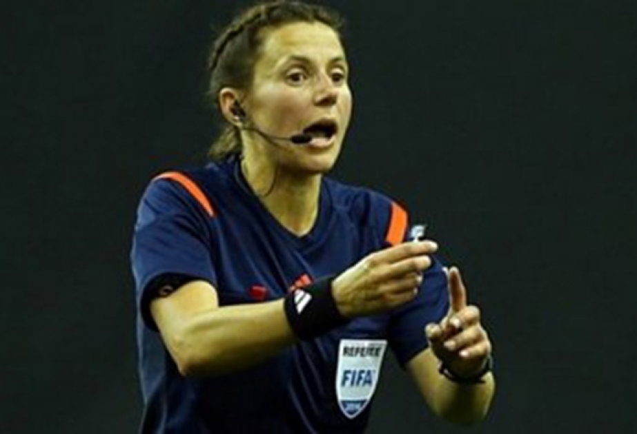Украинка признана лучшим футбольным арбитром 2015 года среди женщин