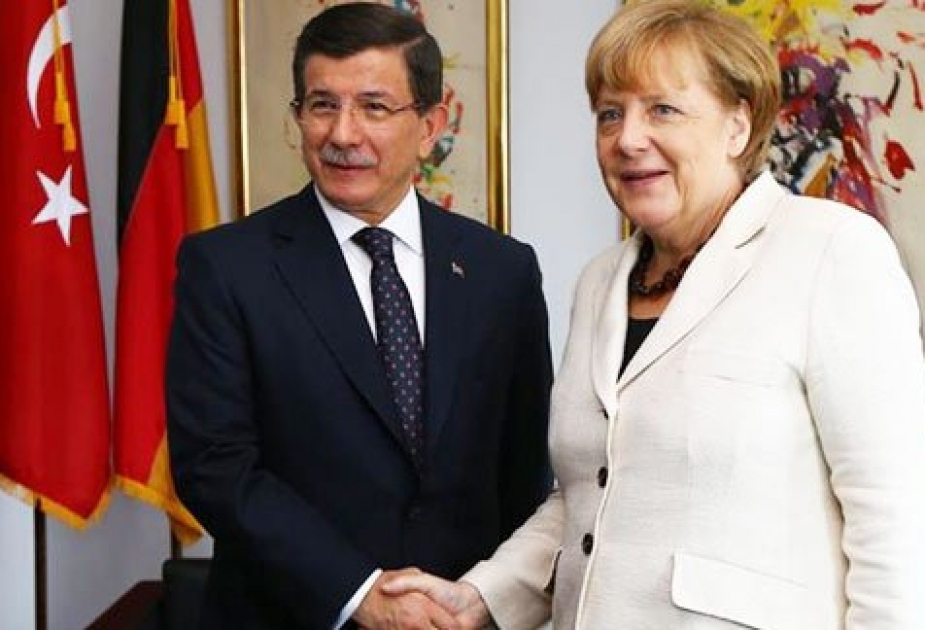 Angela Merkel qaçqınlar məsələsində Türkiyəyə kömək barədə