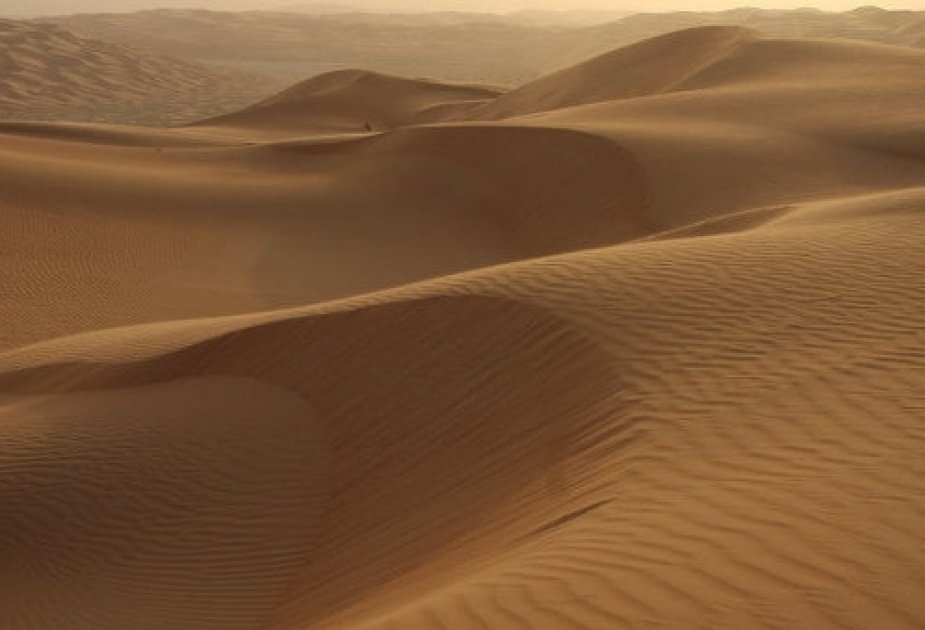 Orta Asiyadakı Qızılqum səhrasında qar yağıb