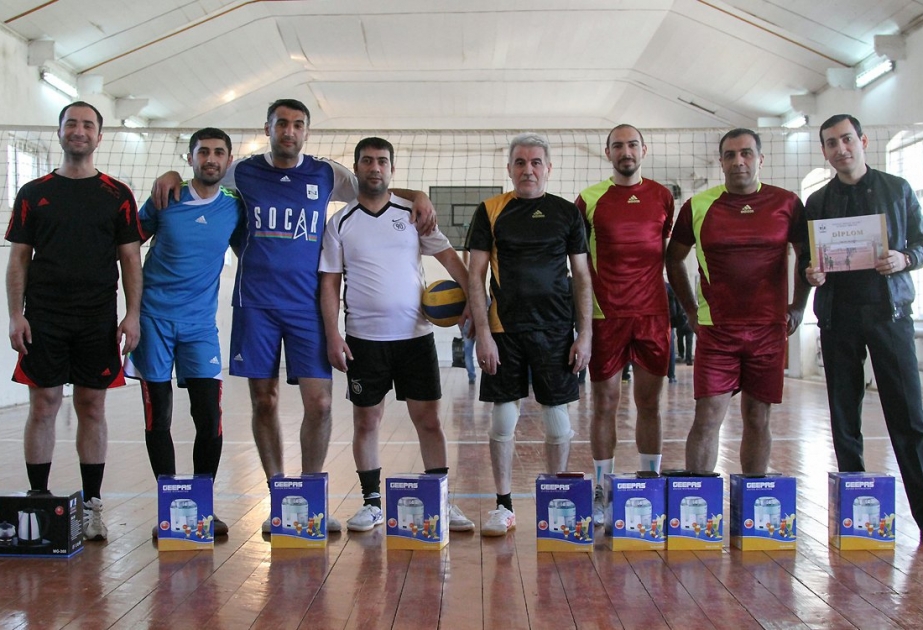 Спортивный клуб «Нефтчи» организовал турнир по волейболу