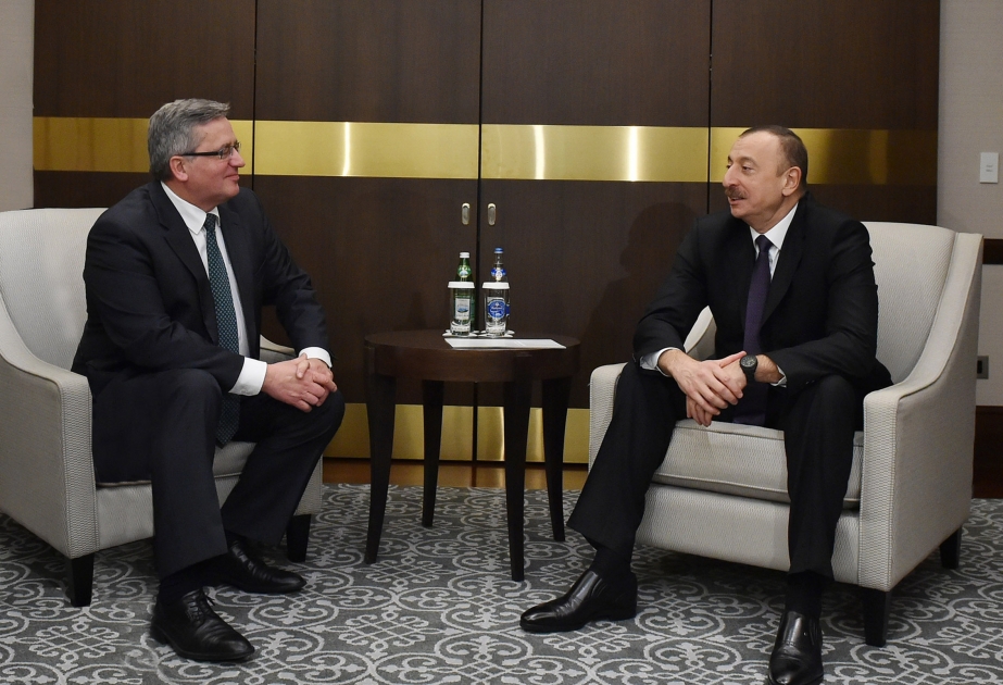 Le président Ilham Aliyev a reçu Bronislaw Komorowski VIDEO