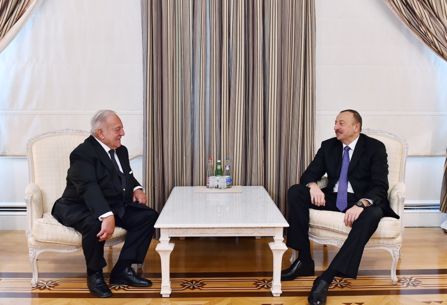 伊利哈姆·阿利耶夫接见国际举重联合会主席