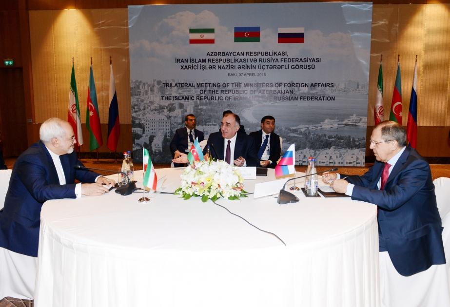 Trilaterales Treffen der Außenminister von Aserbaidschan, Iran und Russland in Baku