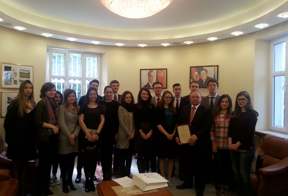 Студенты Европейской академии дипломатии проинформированы об истории Азербайджана