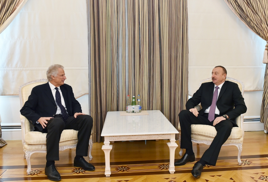 الرئيس الأذربيجاني يلتقي دومينيك دي فيلبن