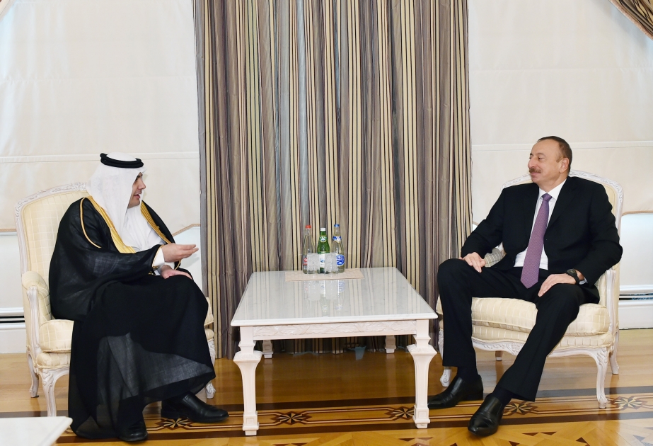 伊利哈姆•阿利耶夫总统接见沙特阿拉伯文化与新闻大臣阿迪尔•本•宰德•塔里菲