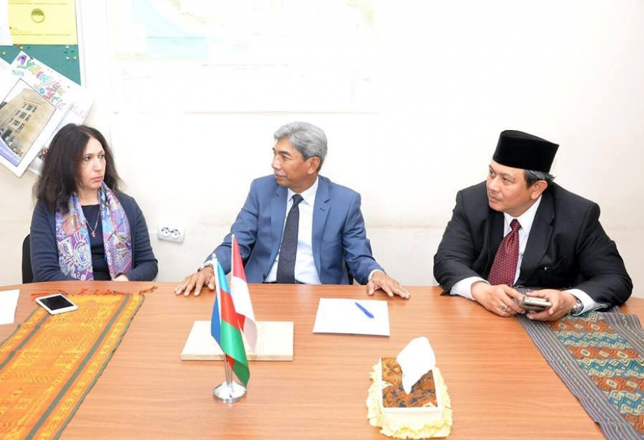 Заместитель министра иностранных дел Индонезии встретился со студентами АУЯ