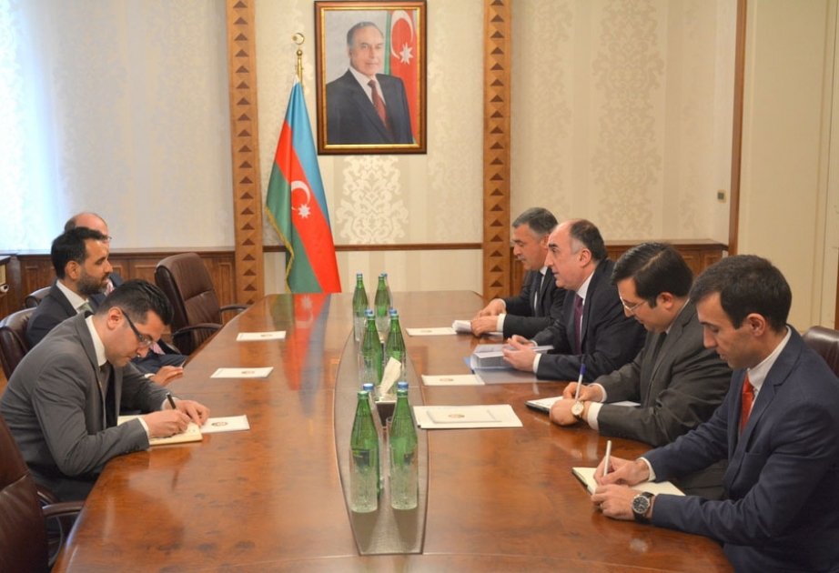 وزير الخارجية يلتقي السفير البريطاني المنتهية مدة نشاطه الدبلوماسي في أذربيجان