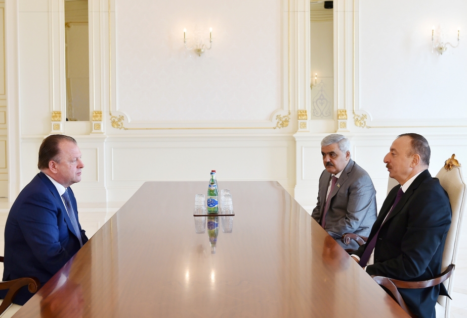 Aserbaidschans Präsident Ilham Aliyev empfängt Präsident von Internationaler Judo-Föderation VIDEO