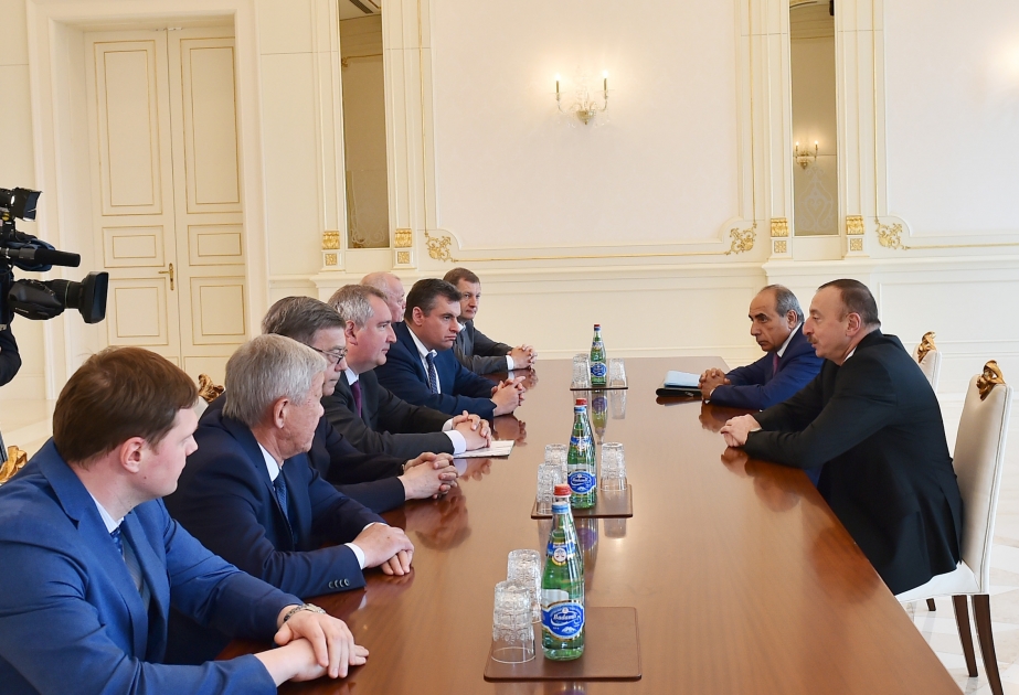 阿塞拜疆总统伊利哈姆•阿利耶夫接见以俄罗斯副总理为首的代表团