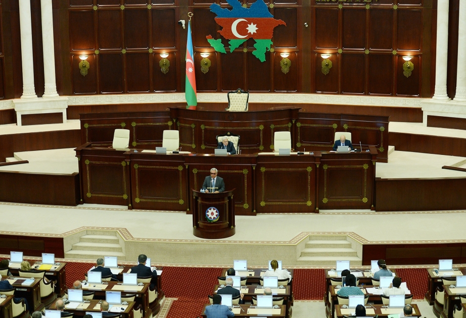 Milli Məclisin yaz sessiyasının son plenar iclası keçirilib