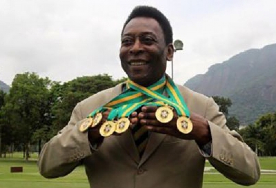 75-летний король футбола Пеле выставляет на аукцион все свои награды
