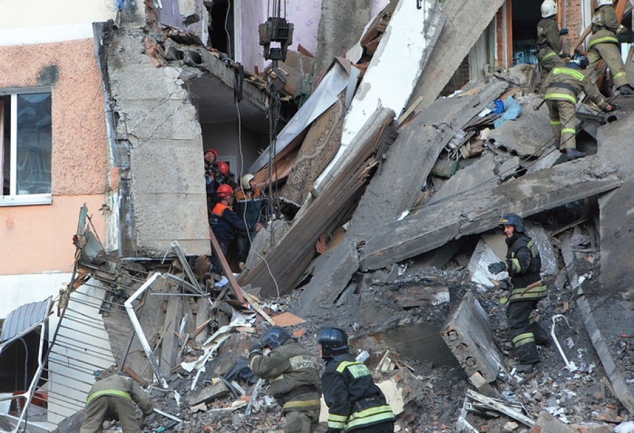 Rusiyada yaşayış binasında uçqun nəticəsində 2 nəfər ölüb