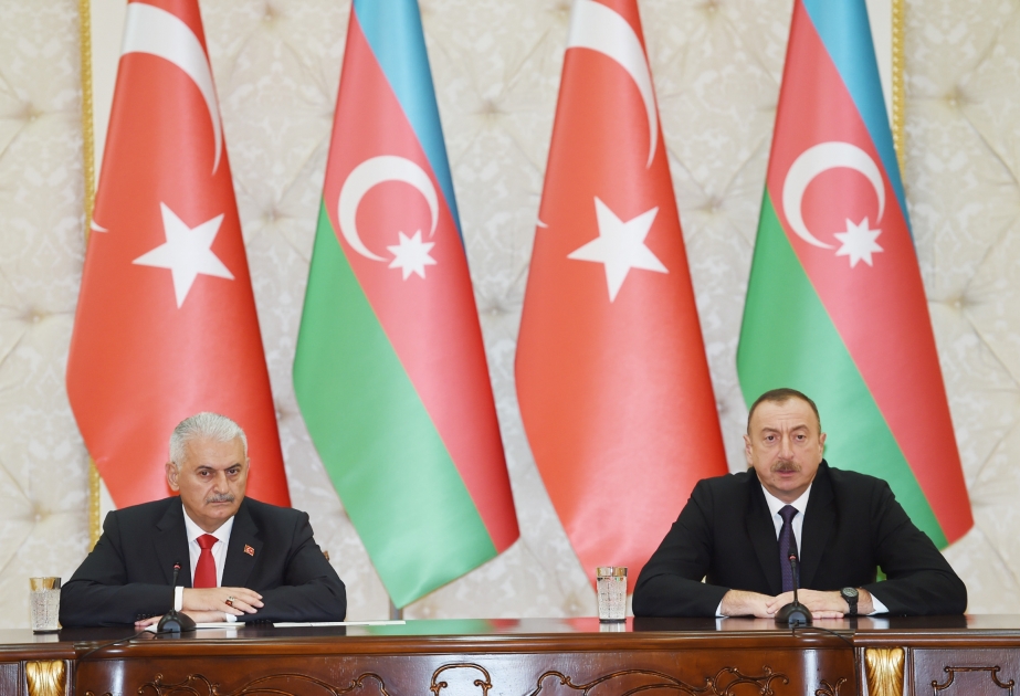 Президент Азербайджана и премьер-министр Турции выступили с заявлениями для печати ВИДЕО